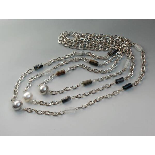 Kette, mittellang, 3-Strang mit Perlen, silberfarben