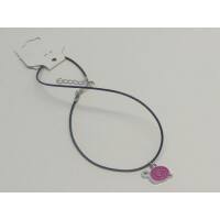 Anhänger Schnecke pink an schwarzem Stoffband