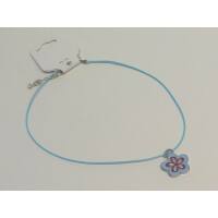 Anhänger Blume, hellblau an hellblauem Stoffband