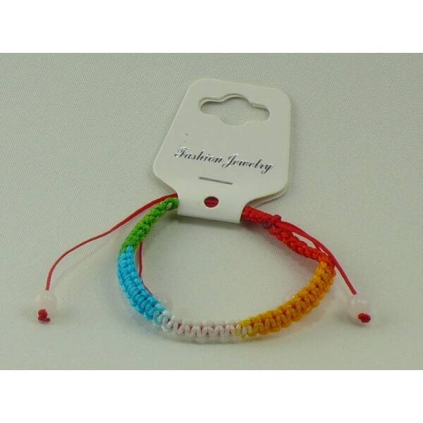 Armband geflochten mit roten Fäden