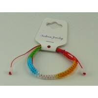 Armband geflochten mit roten Fäden