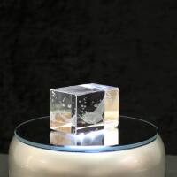 Crystal cuboid block, motif Mantara