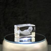 Crystal cuboid block, motif Seal