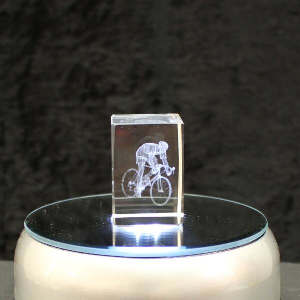 3D-Glas-Cube-Rennradfahrer, versch. Größen