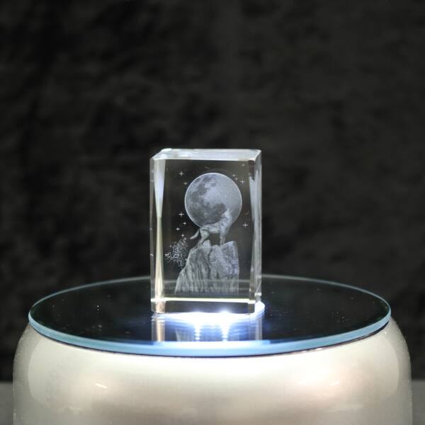 Crystal cuboid block, motif Howling Wolf