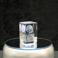 Crystal cuboid block, motif Howling Wolf